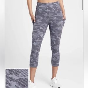 NWOT Athleta Ultimate Stash Pocket Capri
